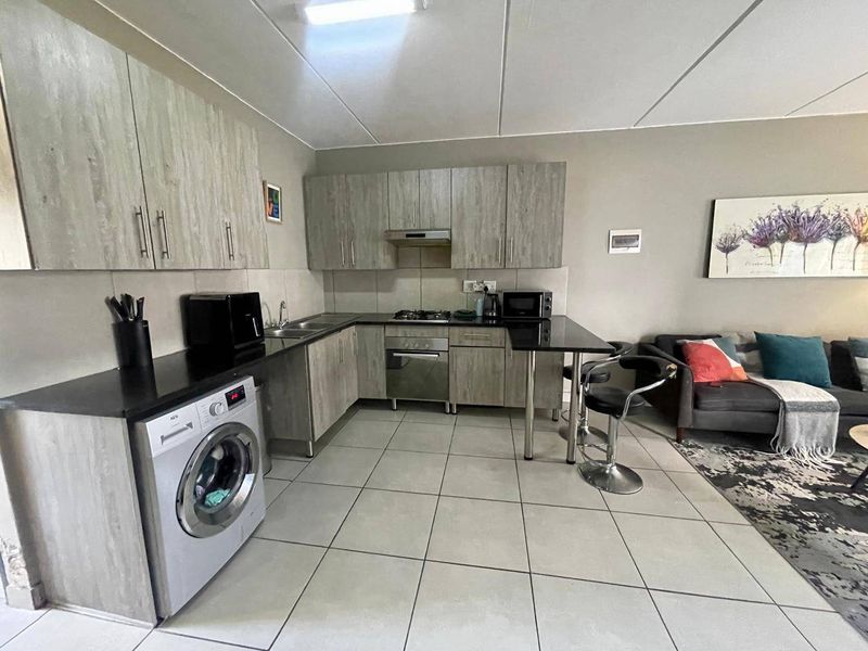 Apartment For Sale In Midrand - Photo 6