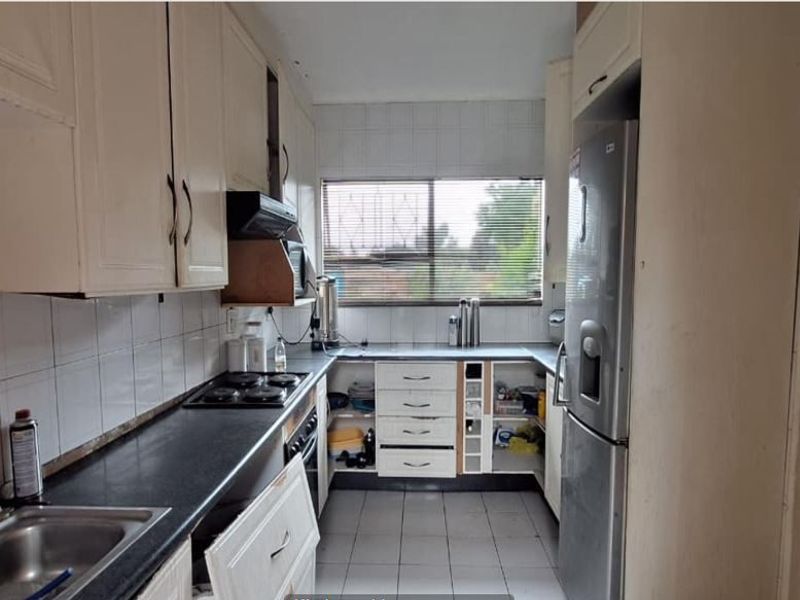 House For Sale In Benoni - Photo 2
