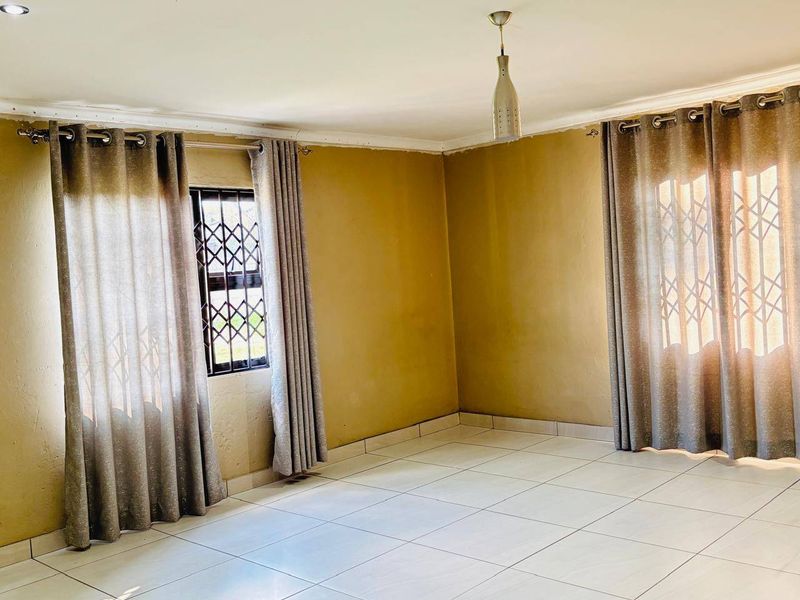 House For Sale In Roodepoort - Photo 8