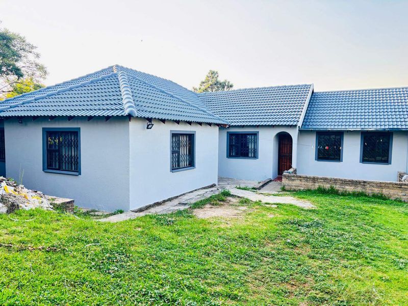 House For Sale In Roodepoort - Photo 2
