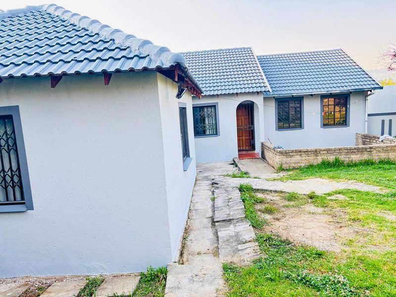 House For Sale In Roodepoort - Photo 4