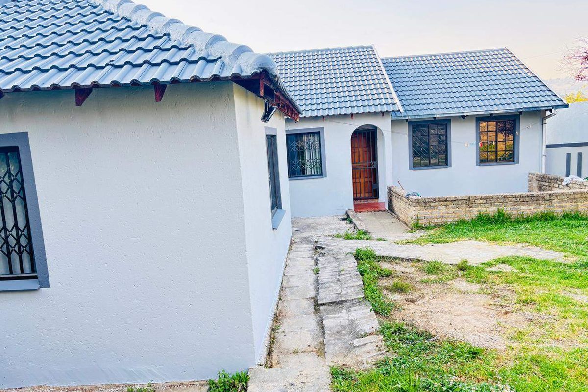 House For Sale In Roodepoort - Photo 4