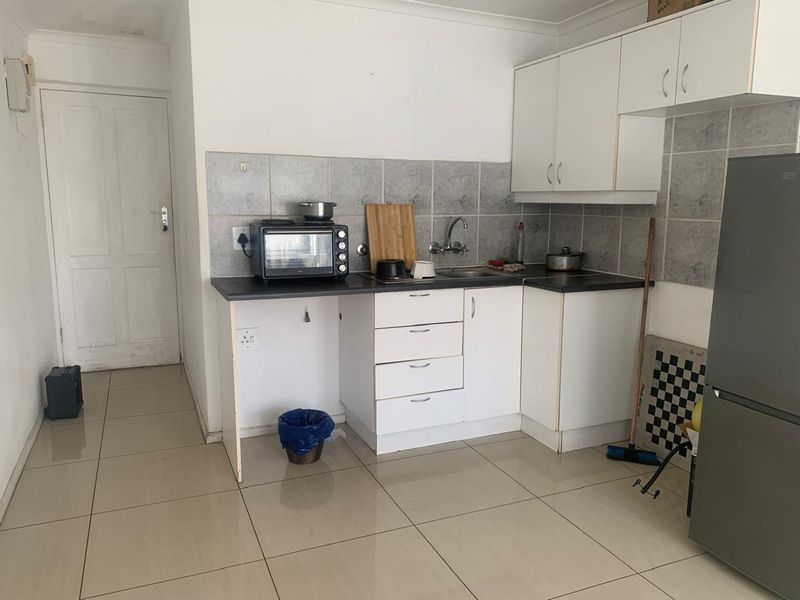 Apartment For Sale In Cape Town - Photo 2