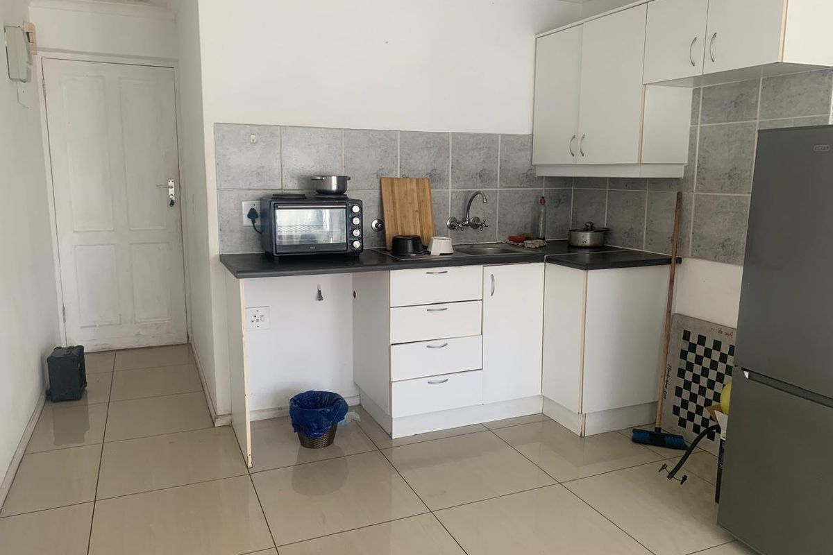 Apartment For Sale In Cape Town - Photo 2