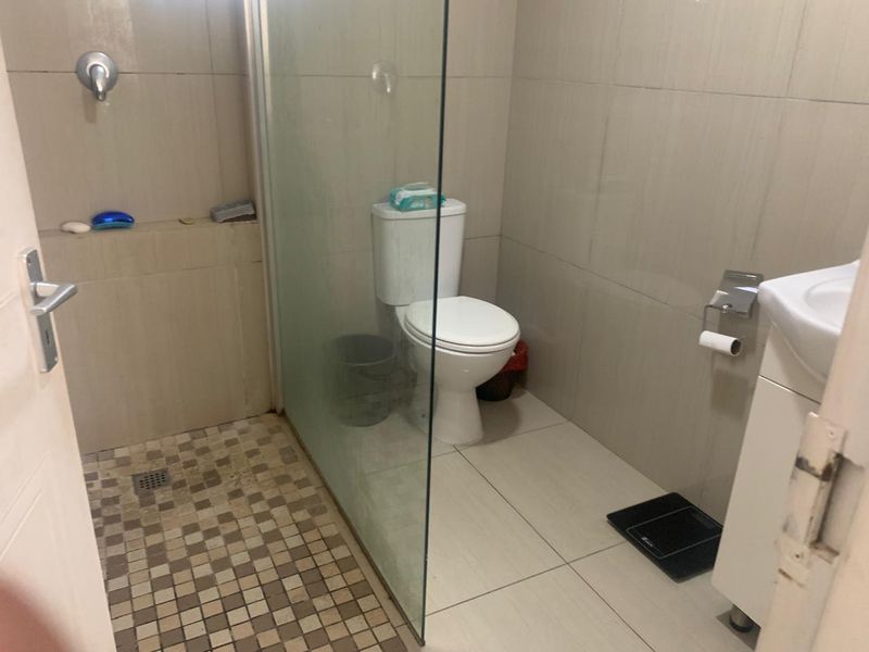 Apartment For Sale In Cape Town - Photo 4