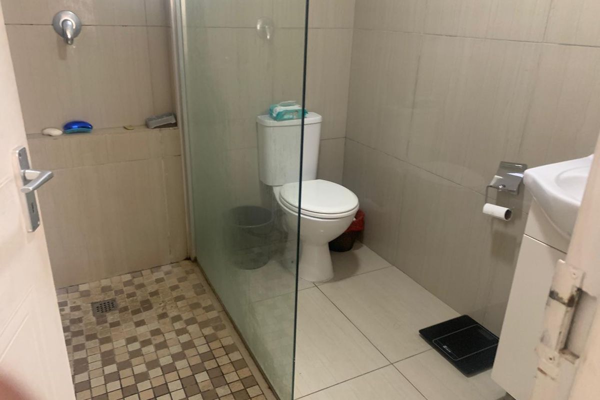 Apartment For Sale In Cape Town - Photo 4