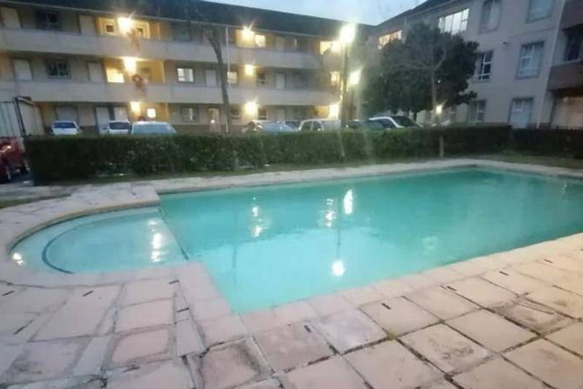 Apartment For Sale In Cape Town - Photo 5