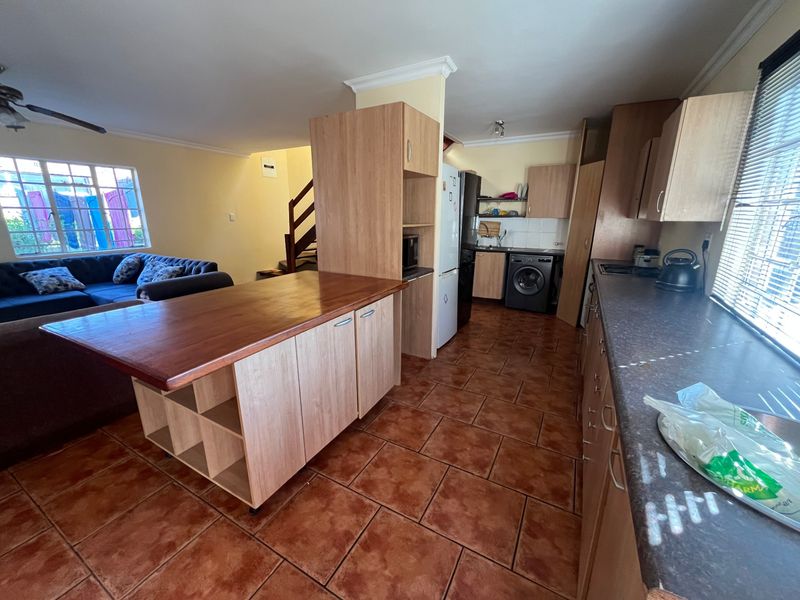 Apartment Rental Monthly In Sandton - Photo 6