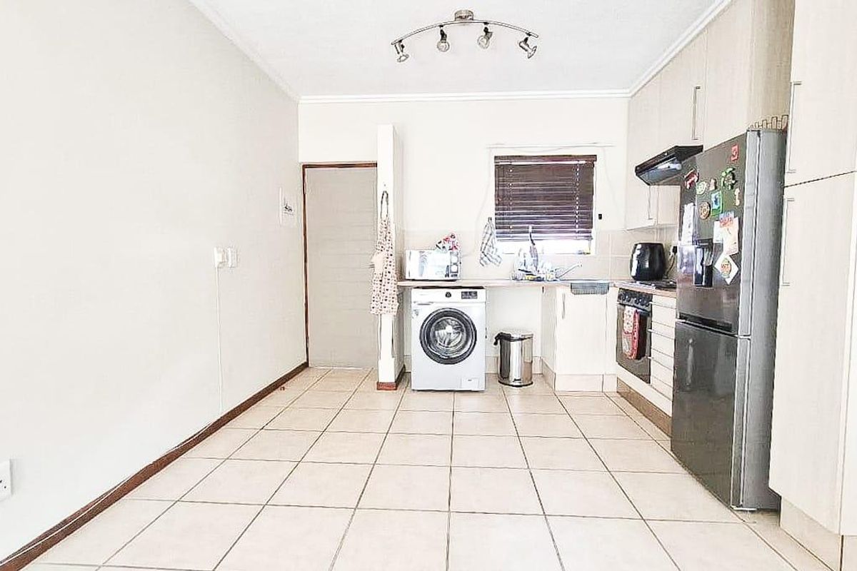 Apartment Rental Monthly In Sandton - Photo 2
