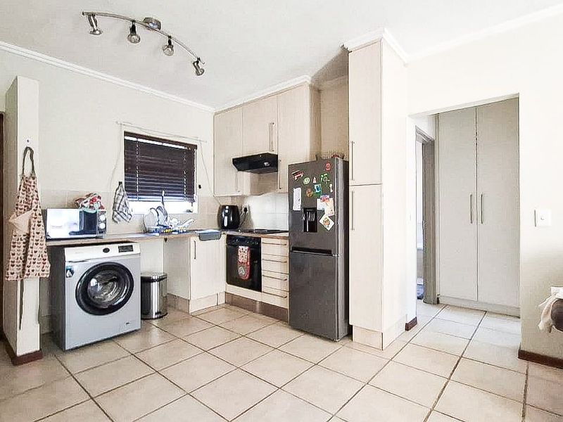 Apartment Rental Monthly In Sandton - Photo 4