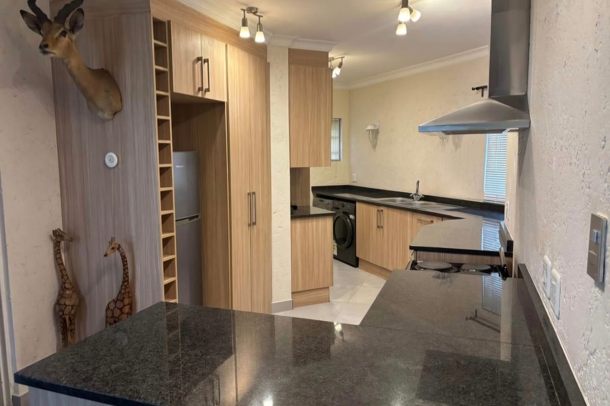 Apartment Rental Monthly In Benoni - Photo 2