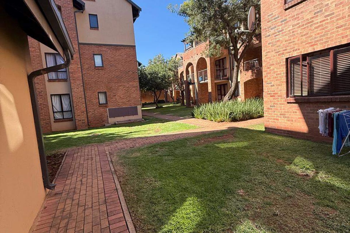Apartment Rental Monthly In Midrand - Photo 3