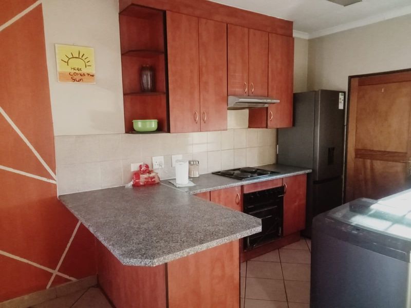Apartment For Sale In Germiston - Photo 2