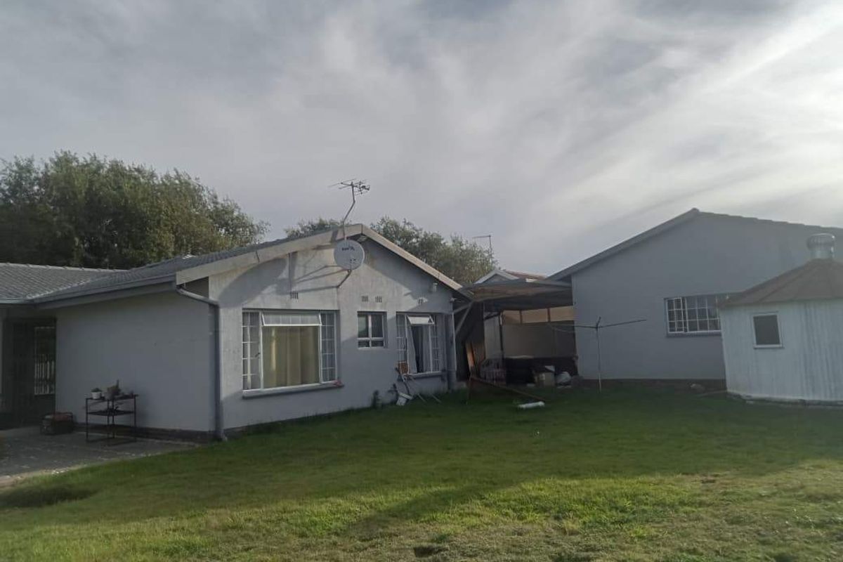 House For Sale In Boksburg - Photo 2
