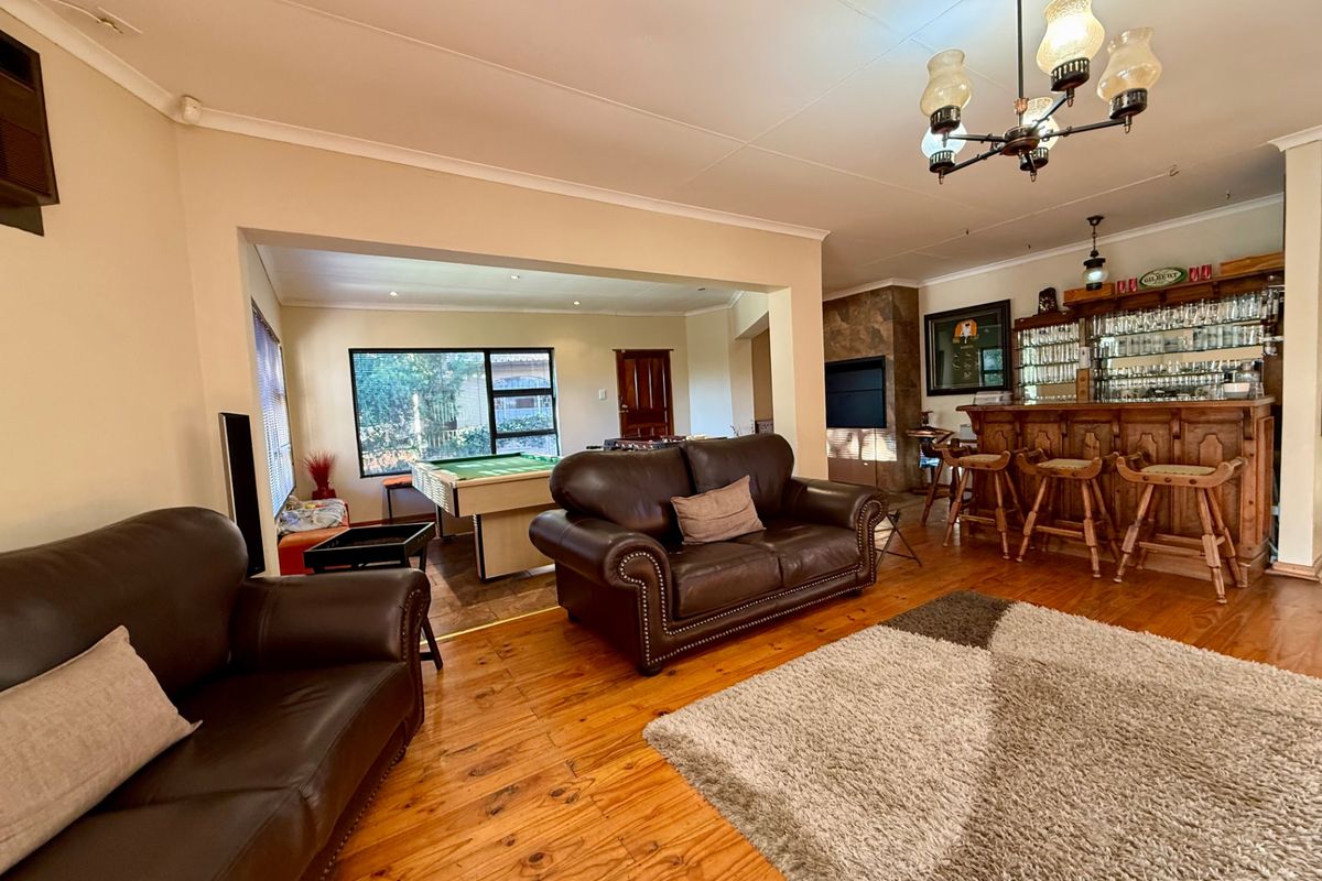 House For Sale In Bloemfontein - Photo 2