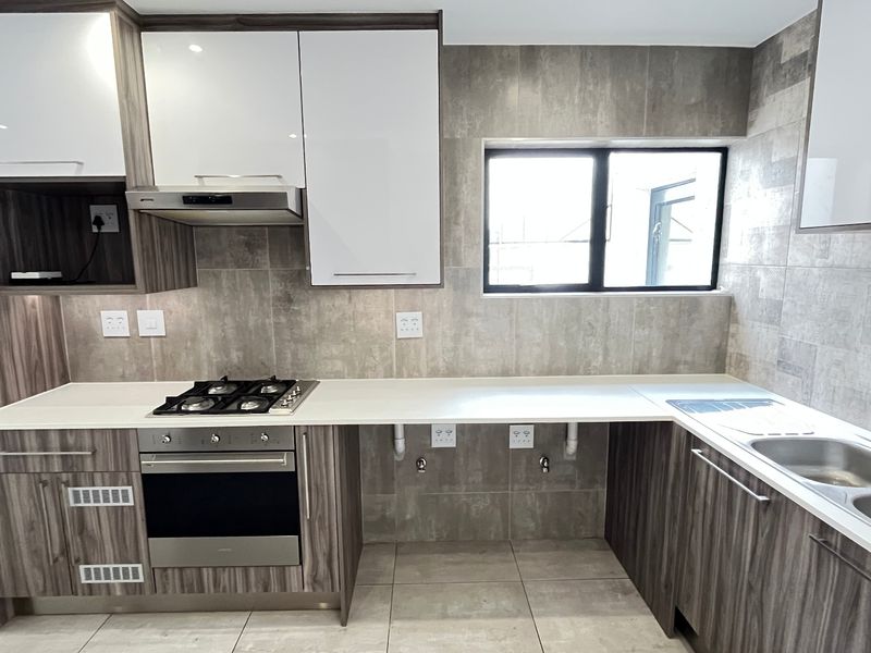 Apartment Rental Monthly In Benoni - Photo 4
