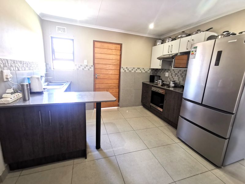 Cluster Rental Monthly In Midrand - Photo 10