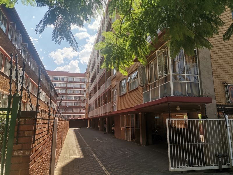 Apartment For Sale In Pretoria - Photo 1