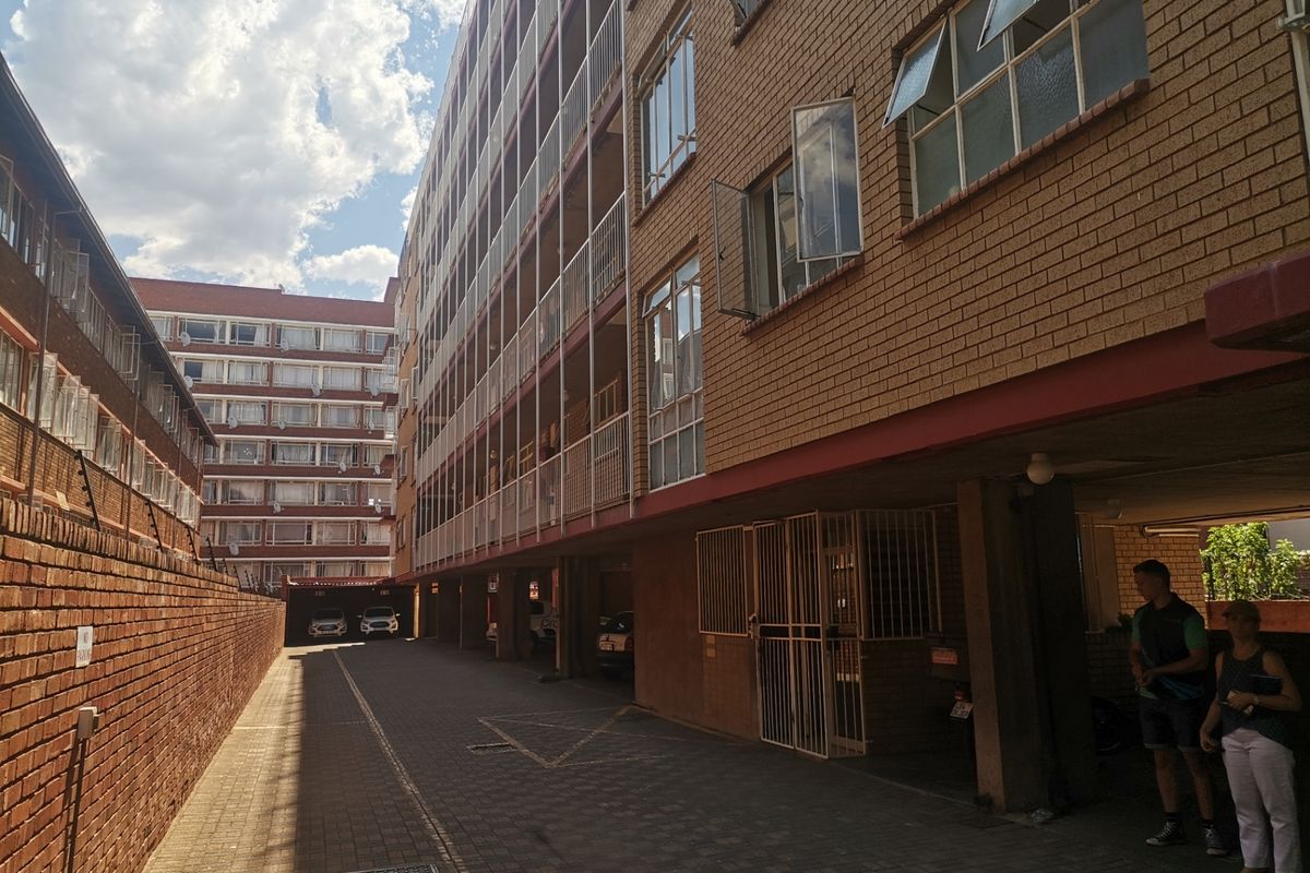 Apartment For Sale In Pretoria - Photo 2