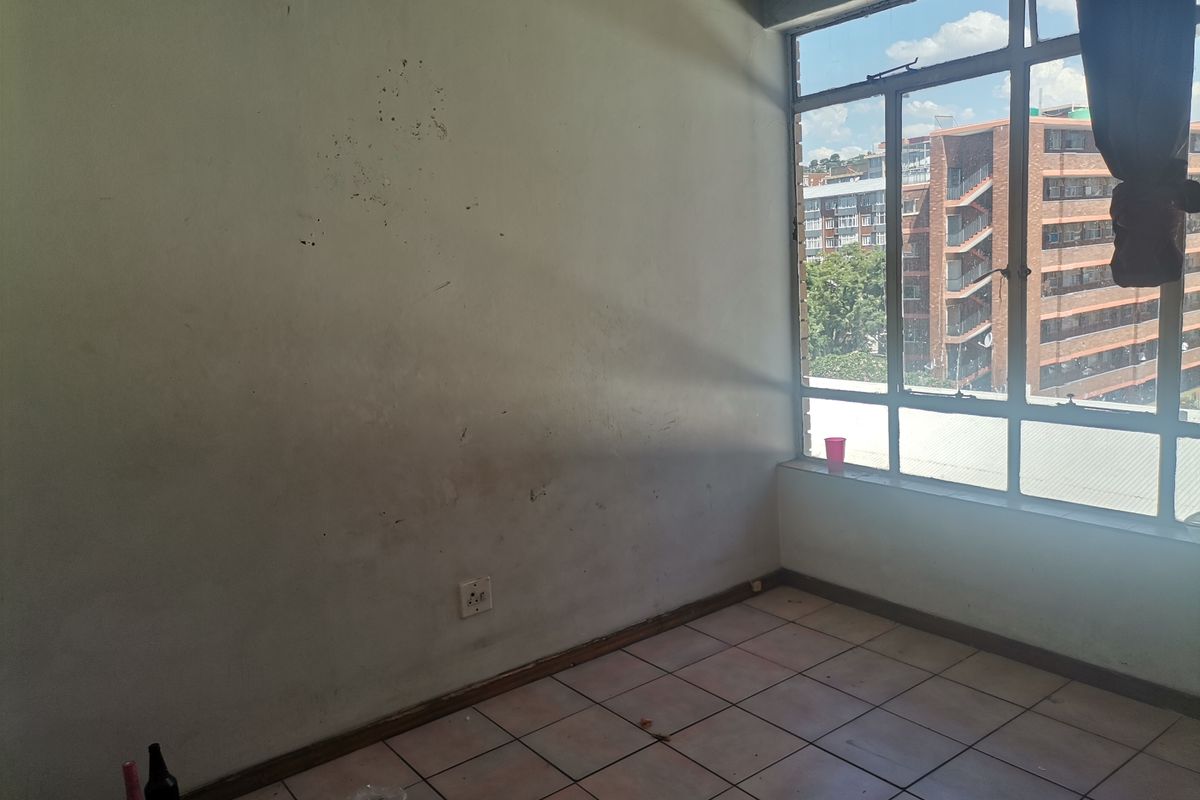 Apartment For Sale In Pretoria - Photo 4