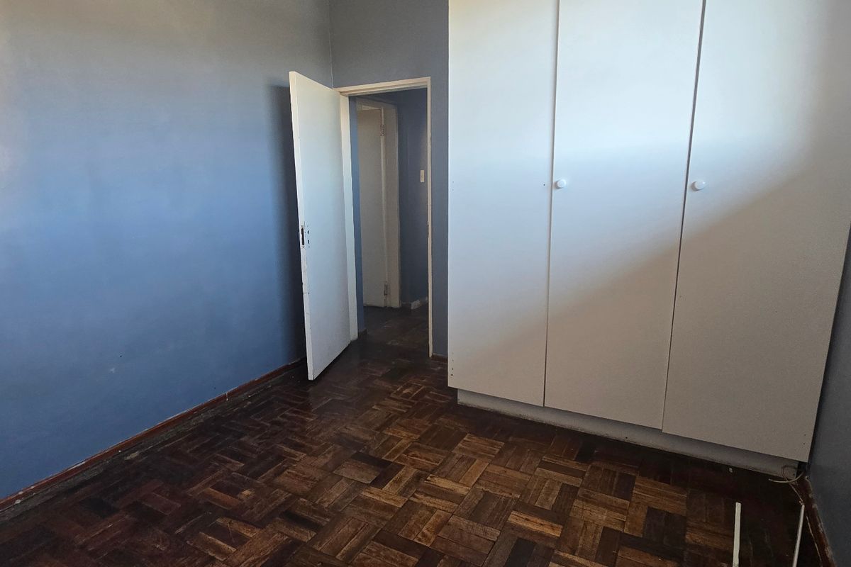 Apartment For Sale In Johannesburg - Photo 4