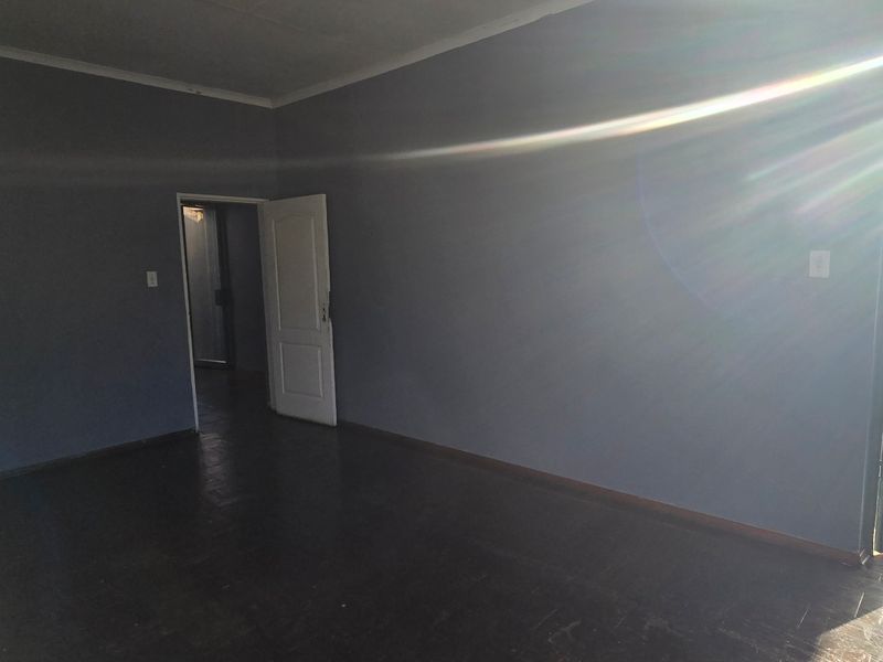 Apartment For Sale In Johannesburg - Photo 6