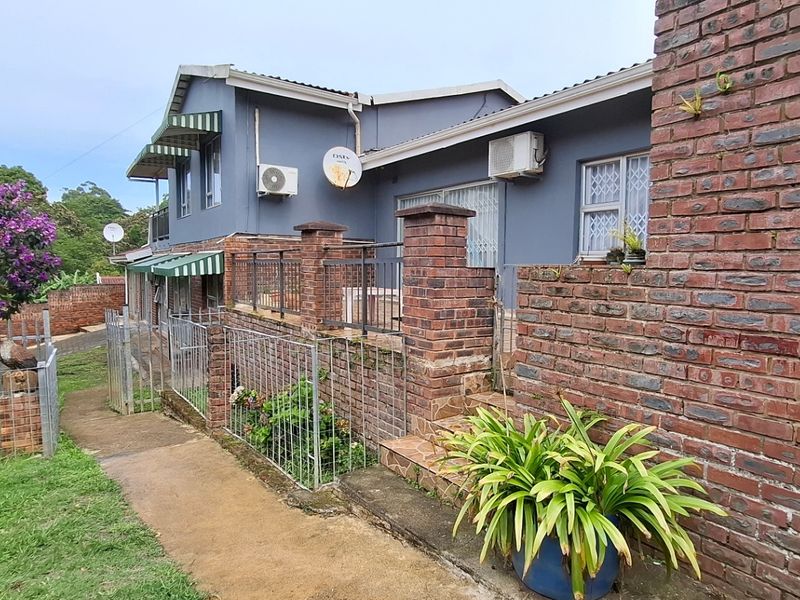 House For Sale In Port Edward - Photo 1