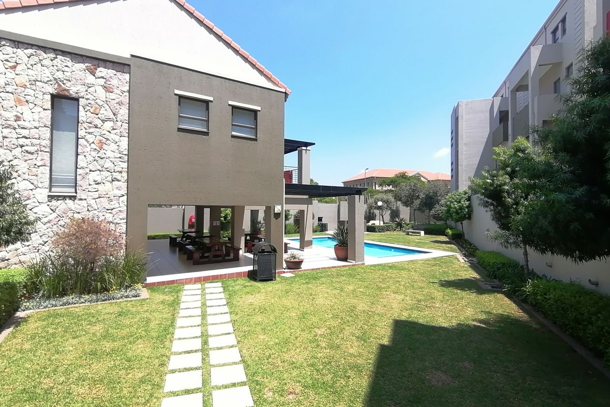 Apartment Rental Monthly In Sandton - Photo 5