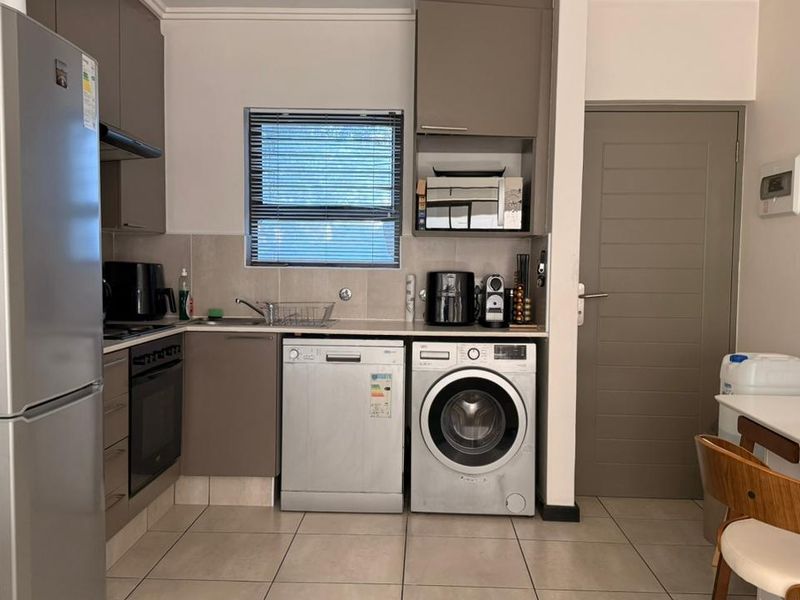 Apartment Rental Monthly In Sandton - Photo 8