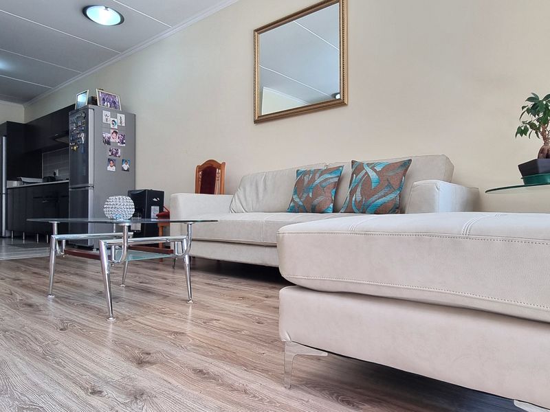 Apartment For Sale In Johannesburg - Photo 1