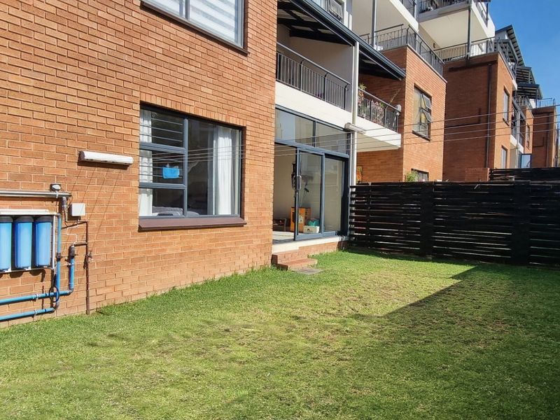 Apartment For Sale In Johannesburg - Photo 3