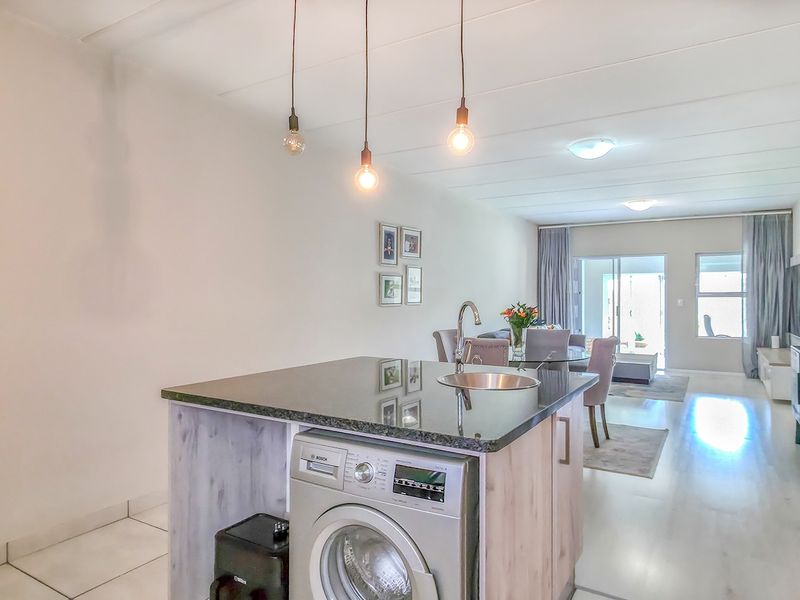 Apartment For Sale In Randburg - Photo 7