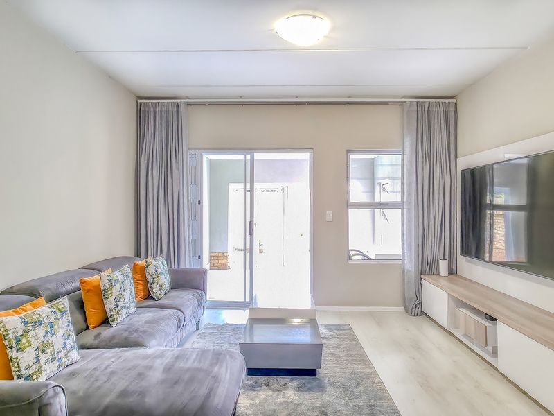 Apartment For Sale In Randburg - Photo 4