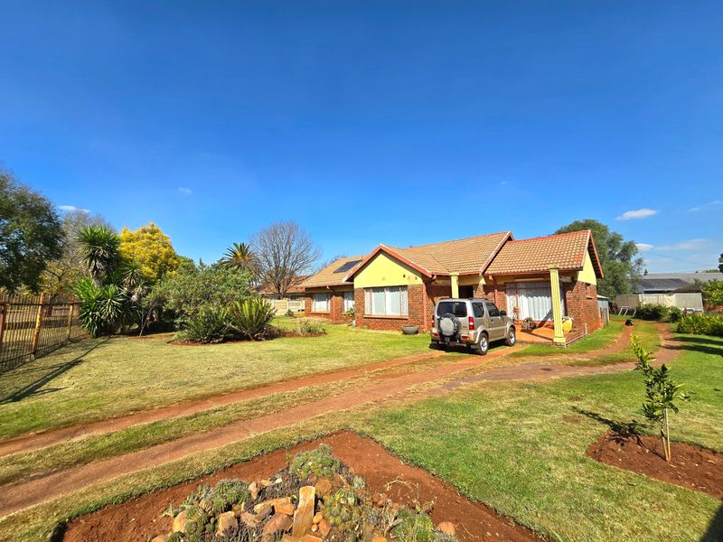 House For Sale In Middelburg - Photo 3