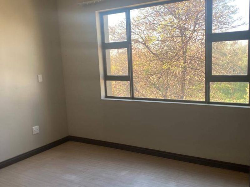 Townhouse For Sale In Bloemfontein - Photo 9