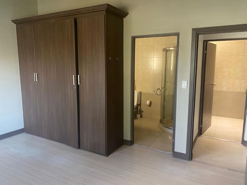 Townhouse For Sale In Bloemfontein - Photo 6