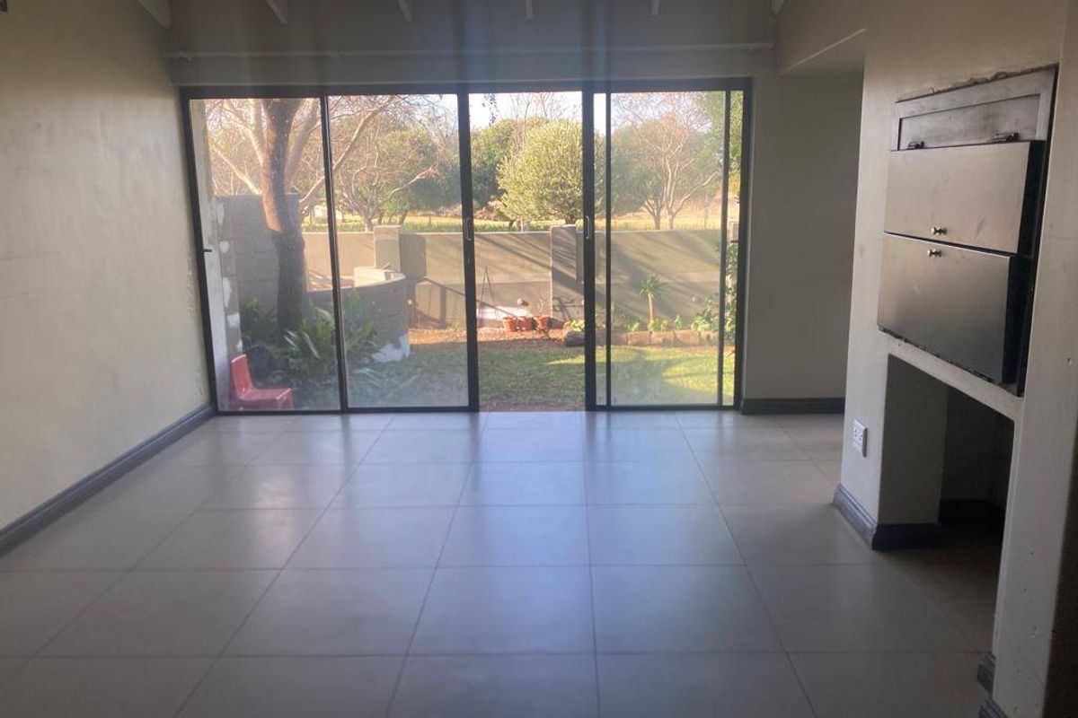 Townhouse For Sale In Bloemfontein - Photo 3