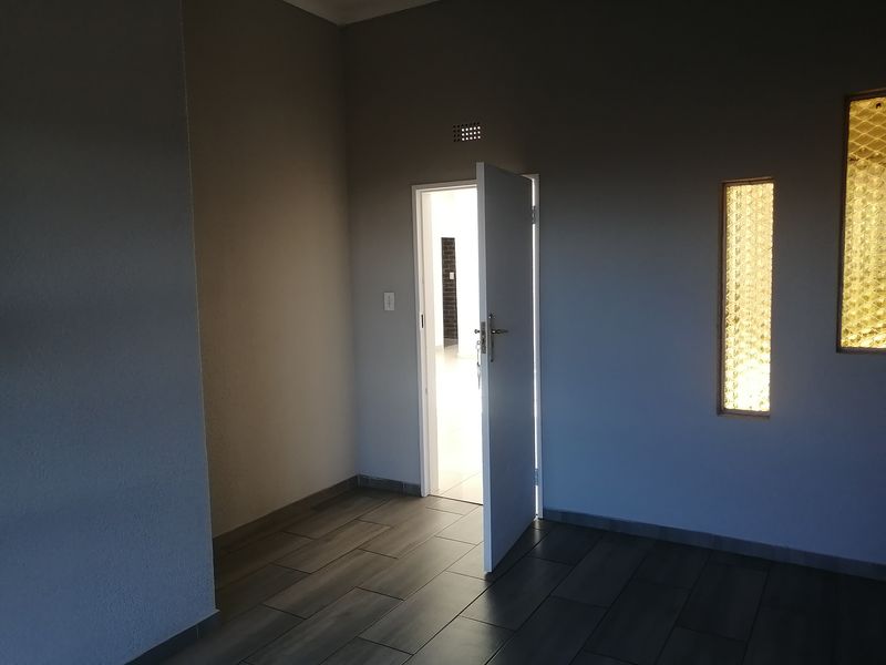 House For Sale In Johannesburg - Photo 10