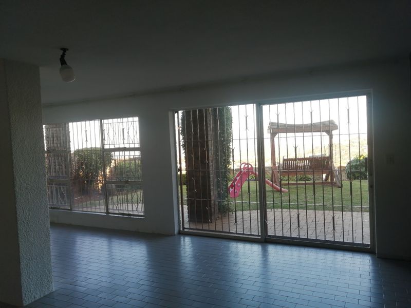 House For Sale In Johannesburg - Photo 9