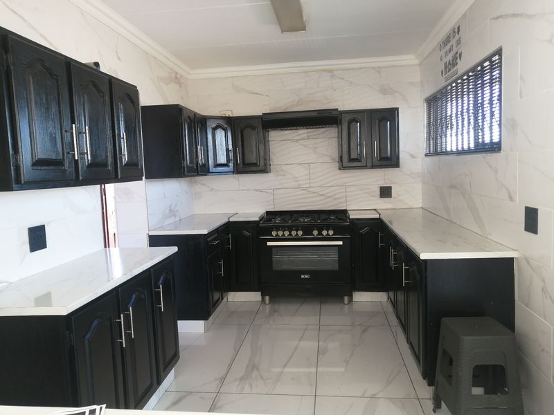 House For Sale In Johannesburg - Photo 6