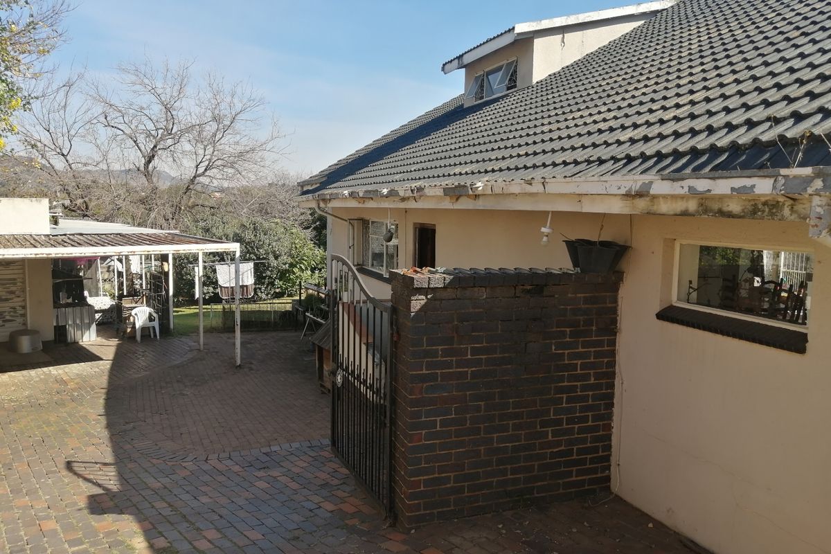 House For Sale In Johannesburg - Photo 4