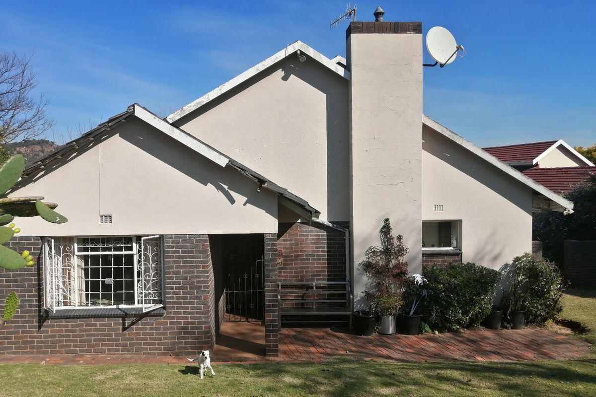 House For Sale In Johannesburg - Photo 3