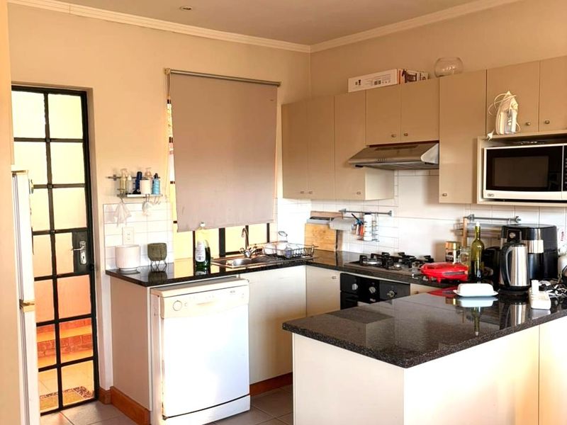 Apartment Rental Monthly In Johannesburg - Photo 1