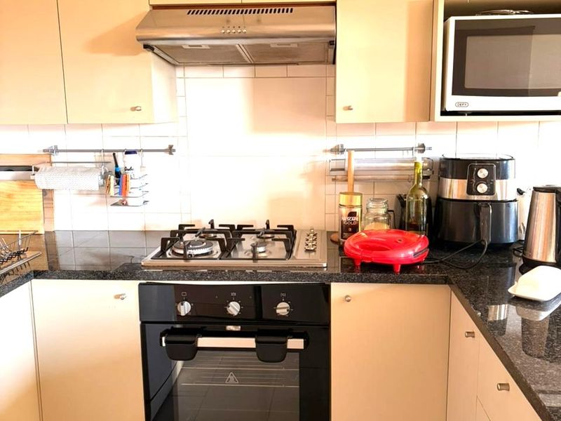 Apartment Rental Monthly In Johannesburg - Photo 2