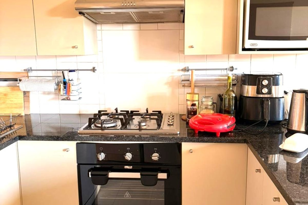 Apartment Rental Monthly In Johannesburg - Photo 2