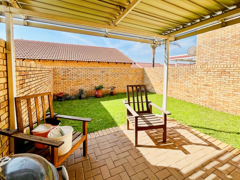 Townhouse For Sale In Centurion - Photo 6