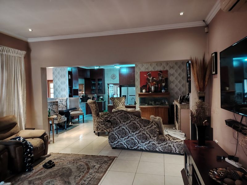House For Sale In Heidelberg - Photo 2