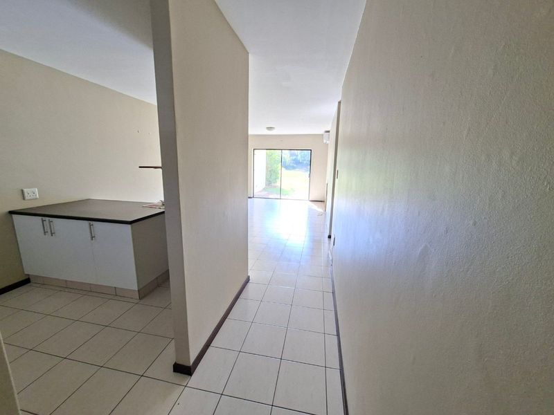 Apartment Rental Monthly In Mount Edgecombe - Photo 9