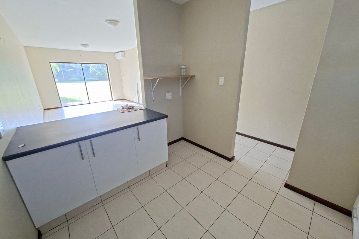 Apartment Rental Monthly In Mount Edgecombe - Photo 3