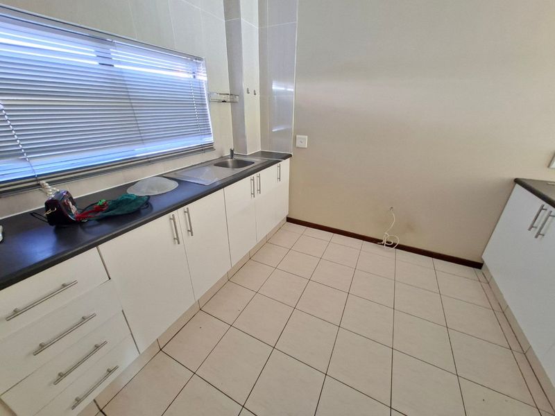 Apartment Rental Monthly In Mount Edgecombe - Photo 4